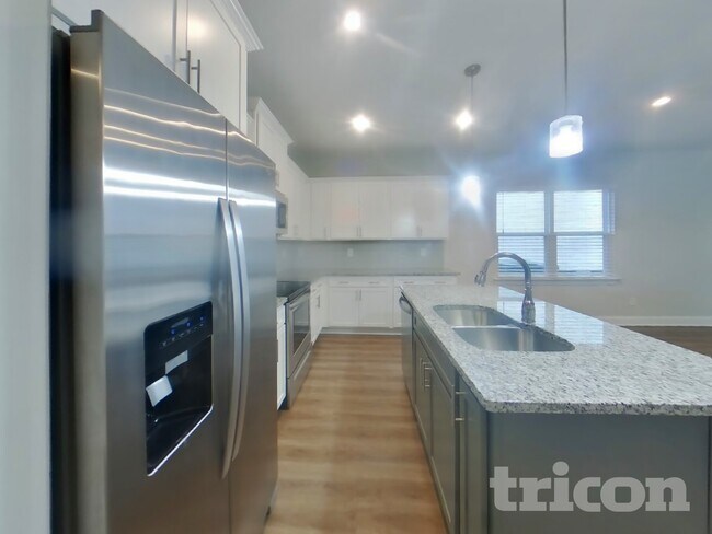 Foto del edificio - 571 Faye Aly