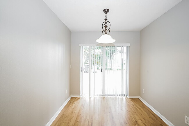 Building Photo - 7445 Oxford Garden Cir