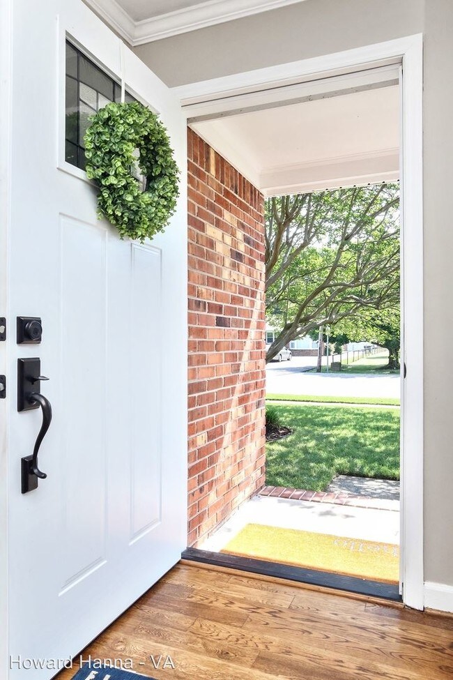 Foto del edificio - 4 br, 2 bath House - 561 Woodstock Road