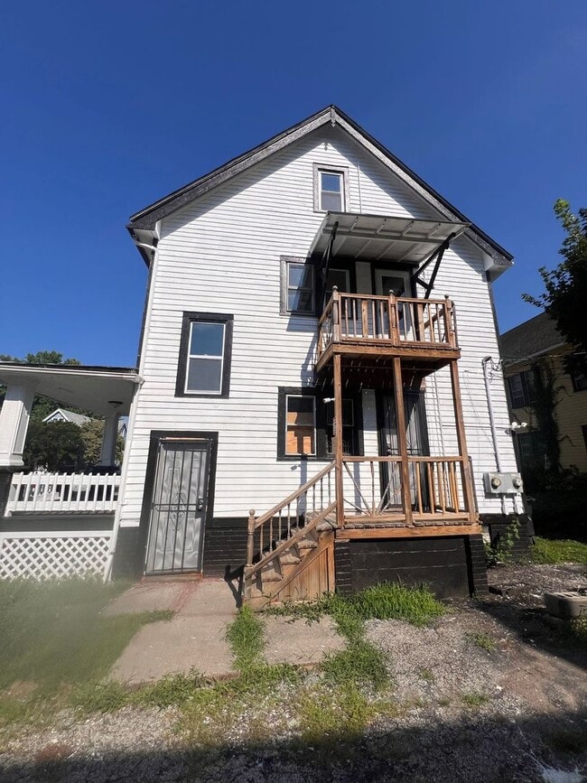 Building Photo - 444 E 124th St