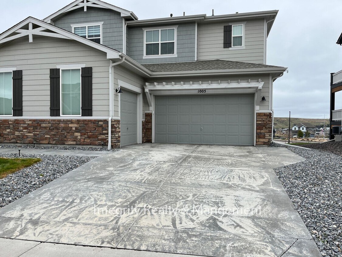 Primary Photo - 1005 Earmark Ln