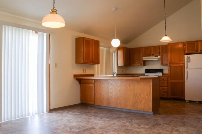 Building Photo - 3507 Cascade Loop