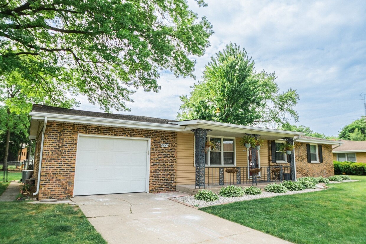 Foto principal - 3 bed 2 bath Ranch in Hobart