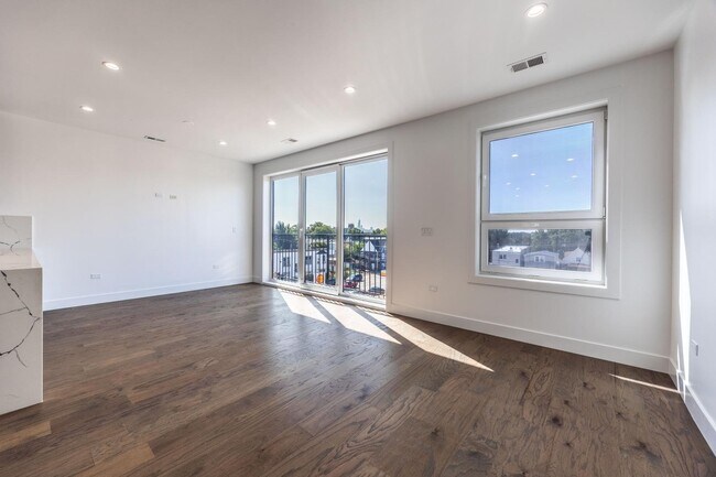 Foto del edificio - 3008 W Belmont Ave