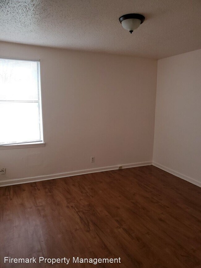 Building Photo - 2 br, 1 bath House - 214 Greenleaf Circle