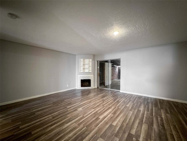 Building Photo - 11873 Algonquin Dr