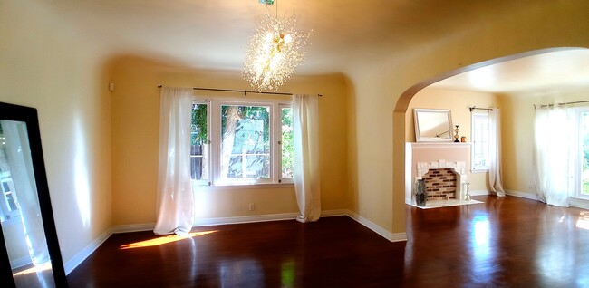 Dining Room - 1072 S Cloverdale Ave