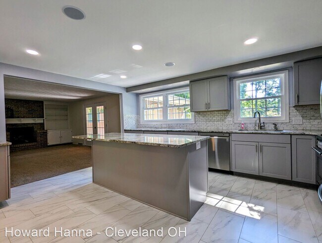 Building Photo - 5 br, 2.5 bath House - 5927 Ogilby Drive