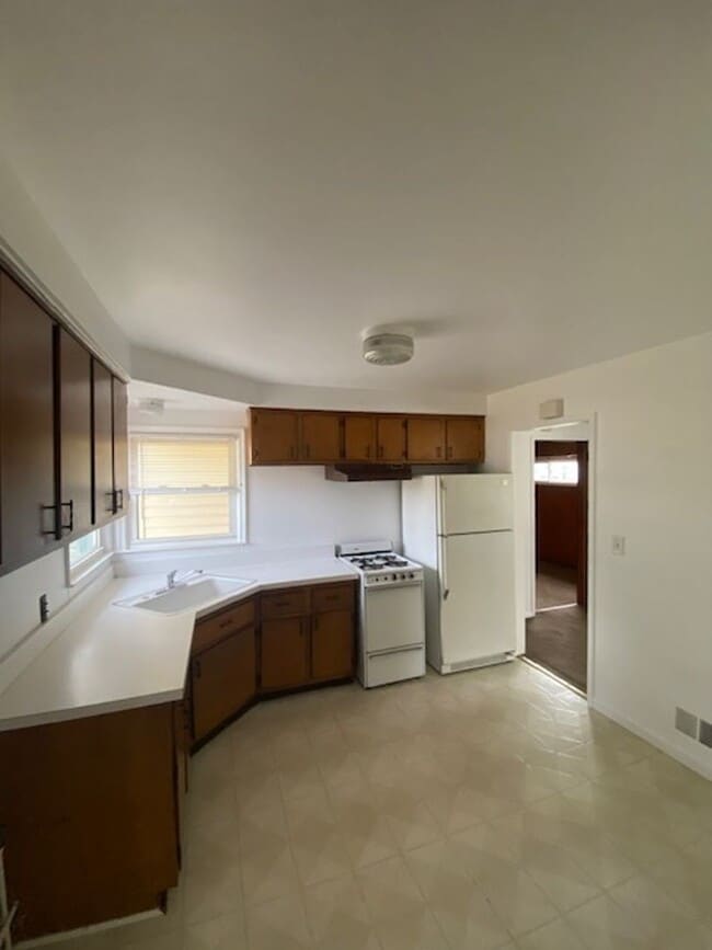 Photo - CHARMING, 3 BED 1 BATH RANCH - LIVONIA House