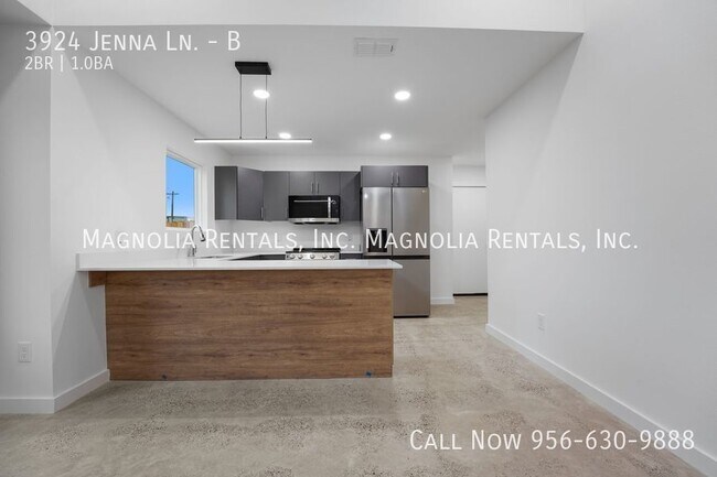 Foto del edificio - 1st Month Free with 13 Month Lease