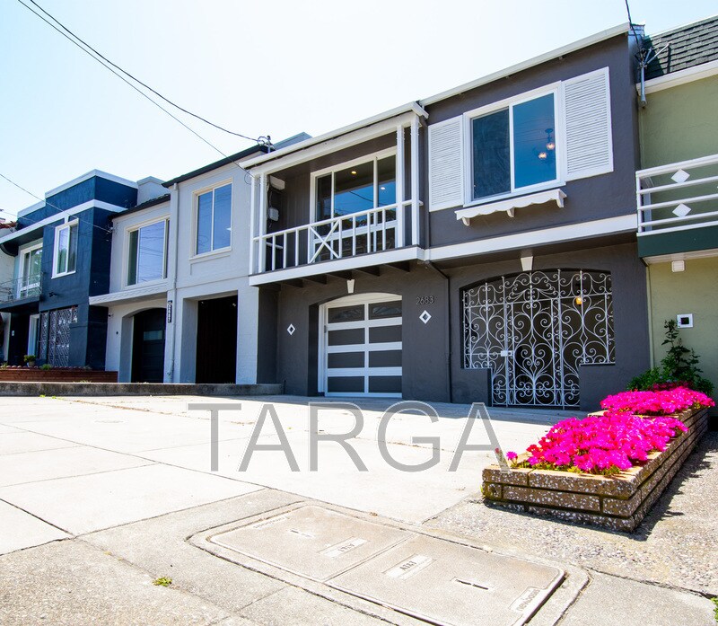 Primary Photo - 2683 37th Ave