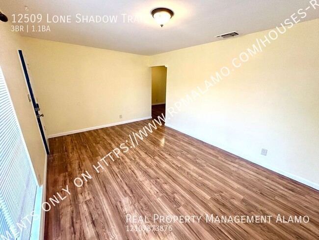 Building Photo - AVAILABLE NOW! PET FRIENDLY 3 Bedroom / 1....