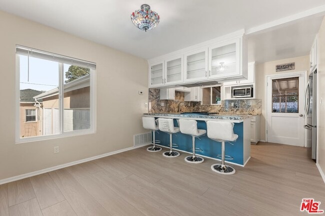Building Photo - 1814 1/2 Spreckels Lane Unit
