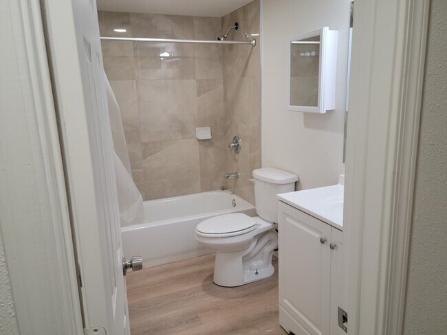 Foto del edificio - RENT TO OWN 3 BEDROOMS 2 BATHROOM $2295/MO...
