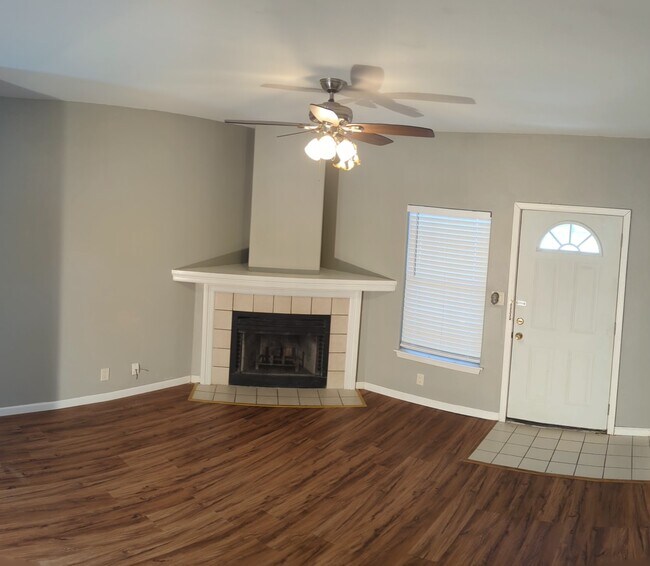 Foto del edificio - 1939 Budding Blvd