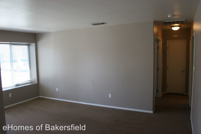Building Photo - 2823 Brookside Dr