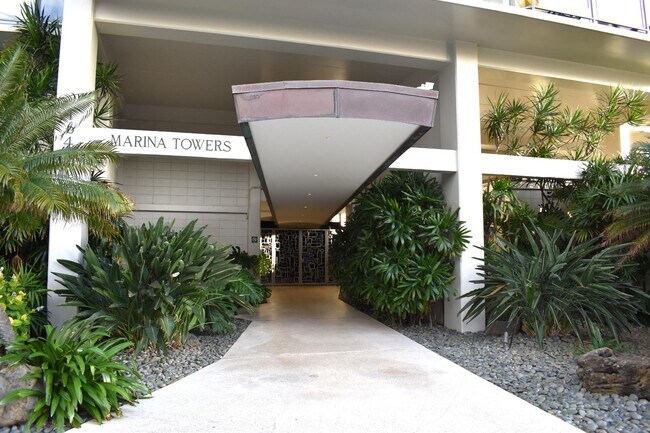 Building Photo - 1645 Ala Wai Blvd