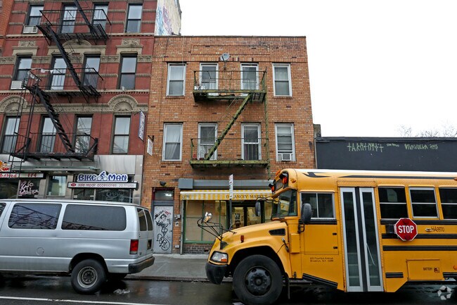 Building Photo - 176 Delancey St
