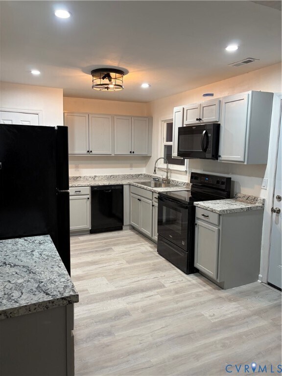 Foto del edificio - 221 W Kelly Ave