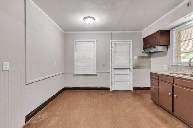 Foto del edificio - 800 Lydgate Rd