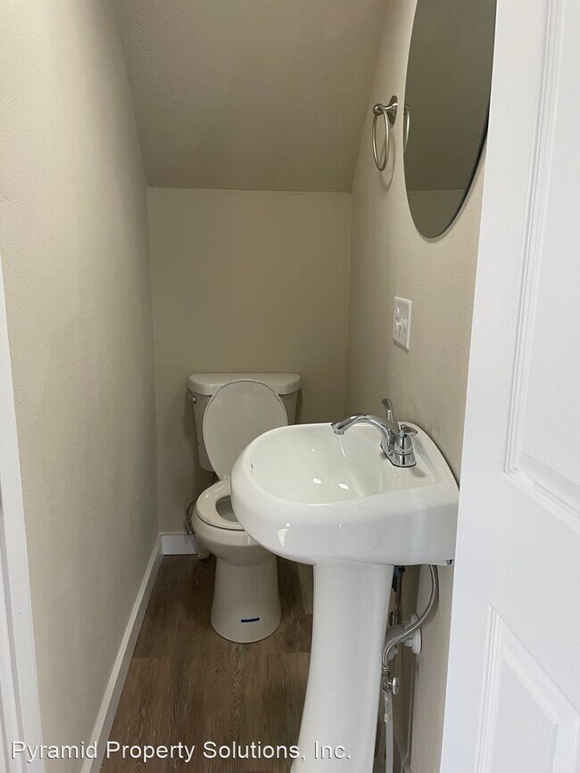 Building Photo - 4 br, 2.5 bath House - 1421 11th St