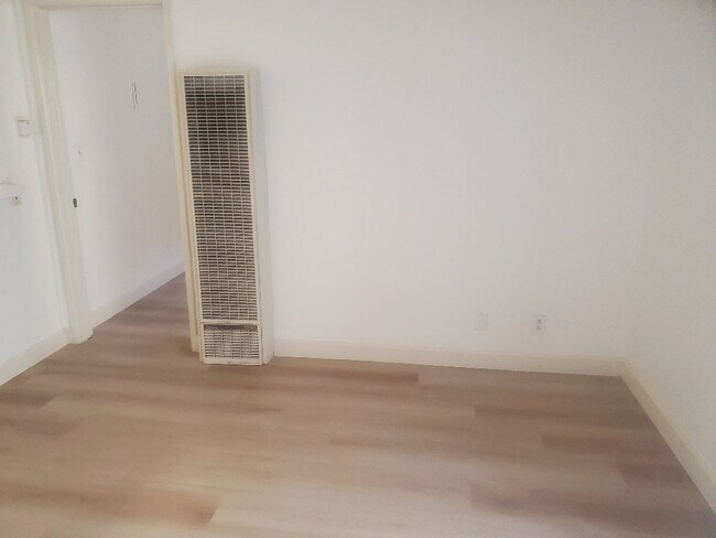 Building Photo - 361 13th St