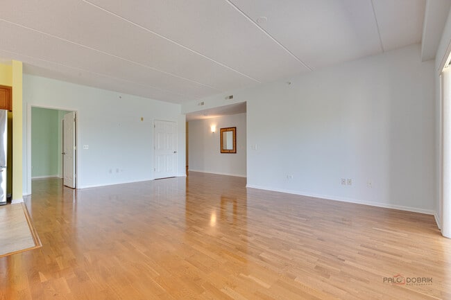 Foto del edificio - 799 Graceland Ave