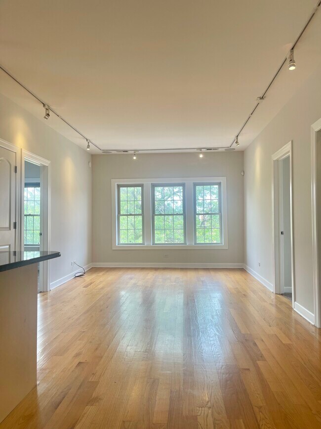 Foto del edificio - 837 E 52nd St