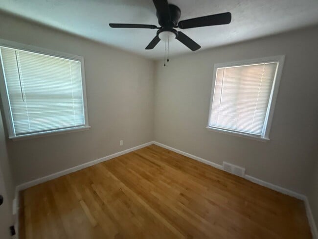 Building Photo - Renovated 3-Bedroom Home – We Welcome Sect...
