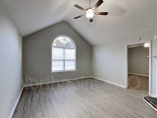 Foto del edificio - 649 Carlton Rd