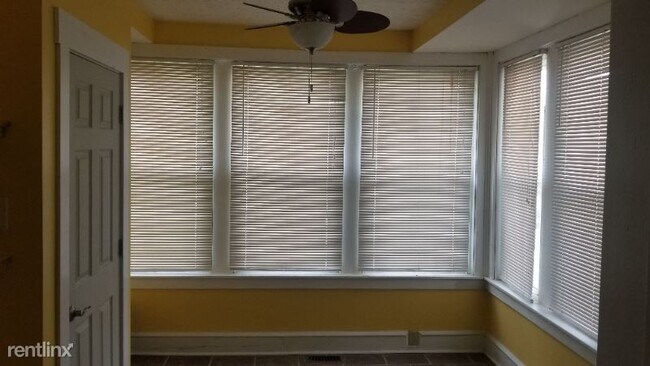 Foto del edificio - 3 br, 1 bath Townhome - 3090 Carman St