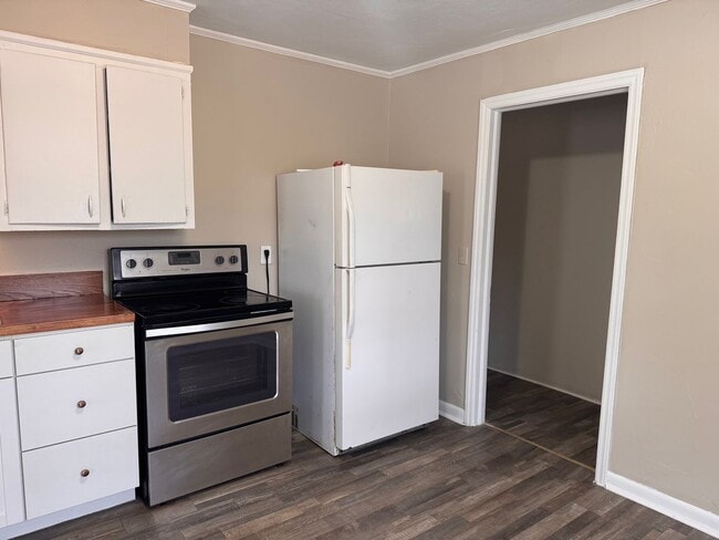 Building Photo - 1392