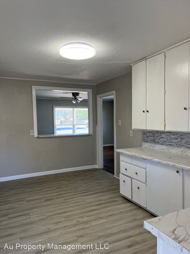 Building Photo - 3 br, 1 bath House - 3401 S VAN BUREN