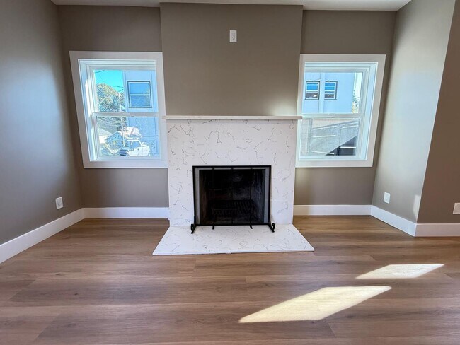 Building Photo - Beautifully Renovated Home in Oakland!