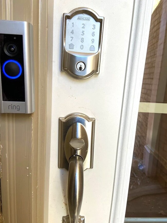 Foto del edificio - 1377 Elderwood Way