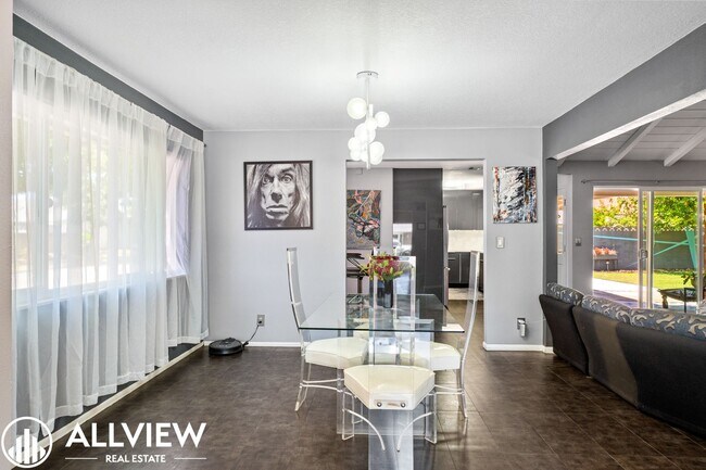 Foto del edificio - Exquisite 4 Bed 2.5 Bath Home in Orange!