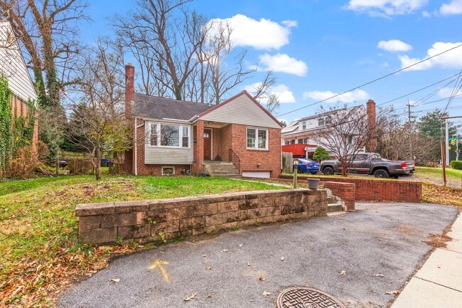 Building Photo - Charming 3-Bedroom Home in Silver Spring