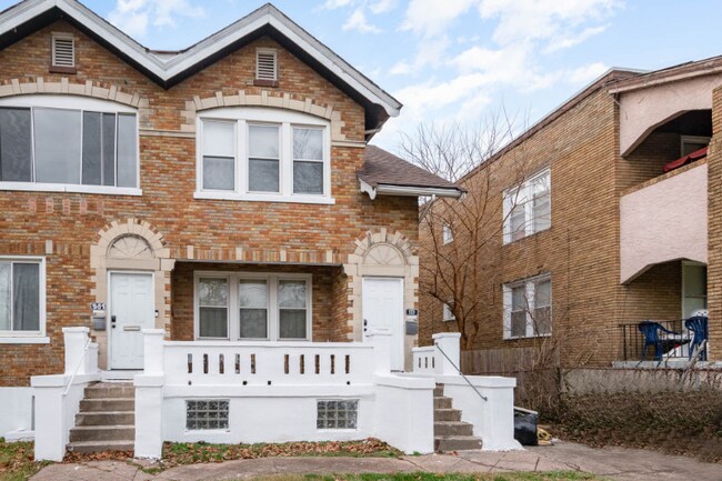Building Photo - 979 Burton Ave