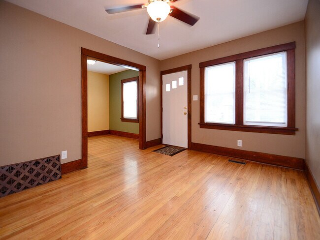 Building Photo - 994 S 50th St