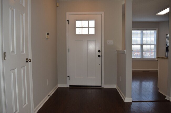 Building Photo - Beautiful 3 bedroom ranch home close to Downtown Cary