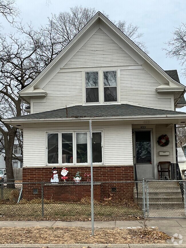 Building Photo - 853 Randolph Ave