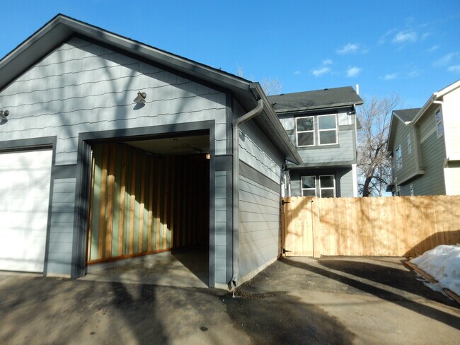 Building Photo - Beautiful 4B/3.5B near Old Town Lafayette