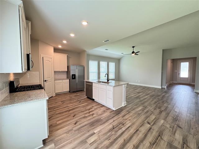 Building Photo - 713 Emerson Dr