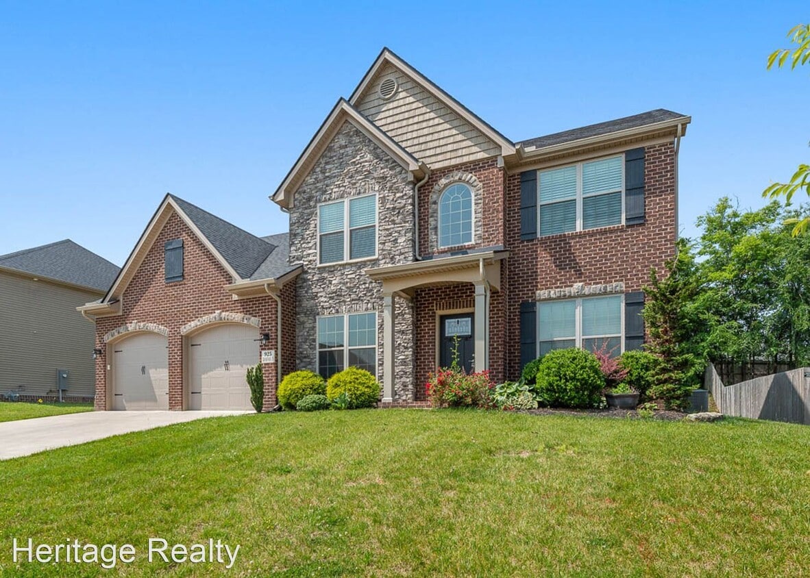 Primary Photo - 4 br, 2.5 bath House - 925 Brookwood Lane