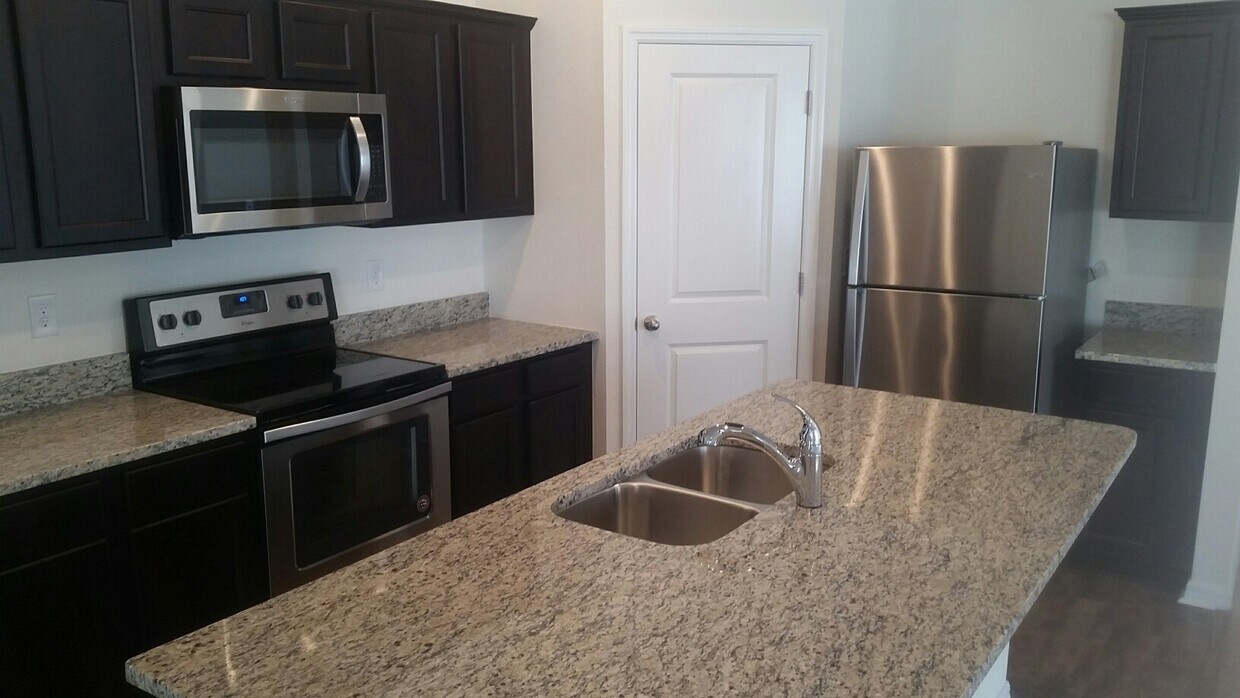 Primary Photo - Great 3/2/2 in Coastal Woods available now!!