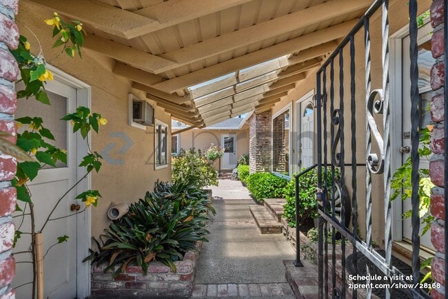 Foto del edificio - 2010 Helena Way