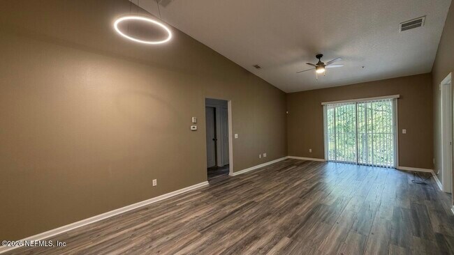 Foto del edificio - 3610 Kirkpatrick Cir