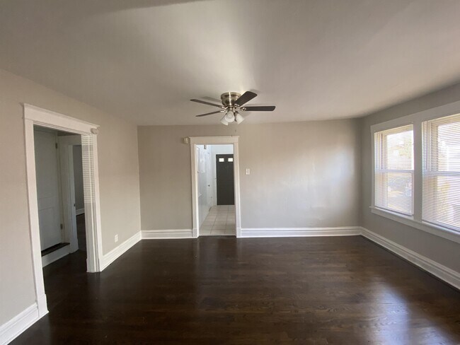 Building Photo - 3515 Belaire Pl