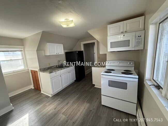 Foto del edificio - 402 Fourth St. Apt.-2