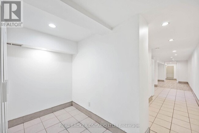 Building Photo - 124 Hallam St